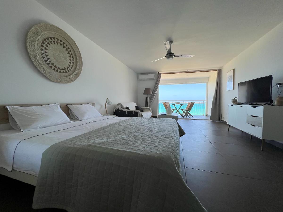 Front Line Unit 520 Ft2 - 48 M2, On Second Floor, Stunning Ocean View Apartment Cul de Sac ภายนอก รูปภาพ